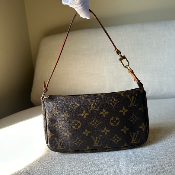 🌹Beautiful Louis Vuitton Pochette Accessories🌹 - Picture 12 of 17